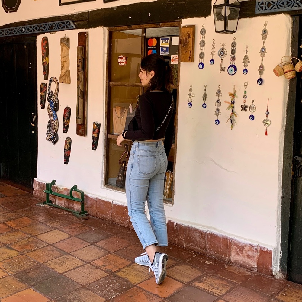 Meet your Posher, Laura